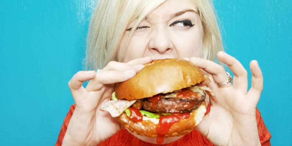 ManchesterPR's tweet image. RT @marieclaire: Why you're not hungry at all one day, then *ravenous* the next: marie.cl/6018N380