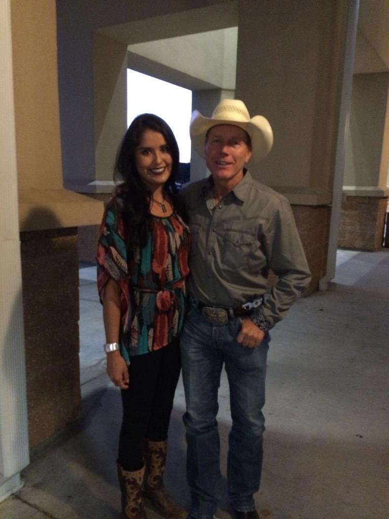 KassidyDennison's tweet photo. My friend Mr. Jeff Chadwick, Wrangler @WranglerWestern will broadcast the #RNCFR http://t.co/CJCKlpDUGM #gofastkass http://t.co/H84LJtgP2N