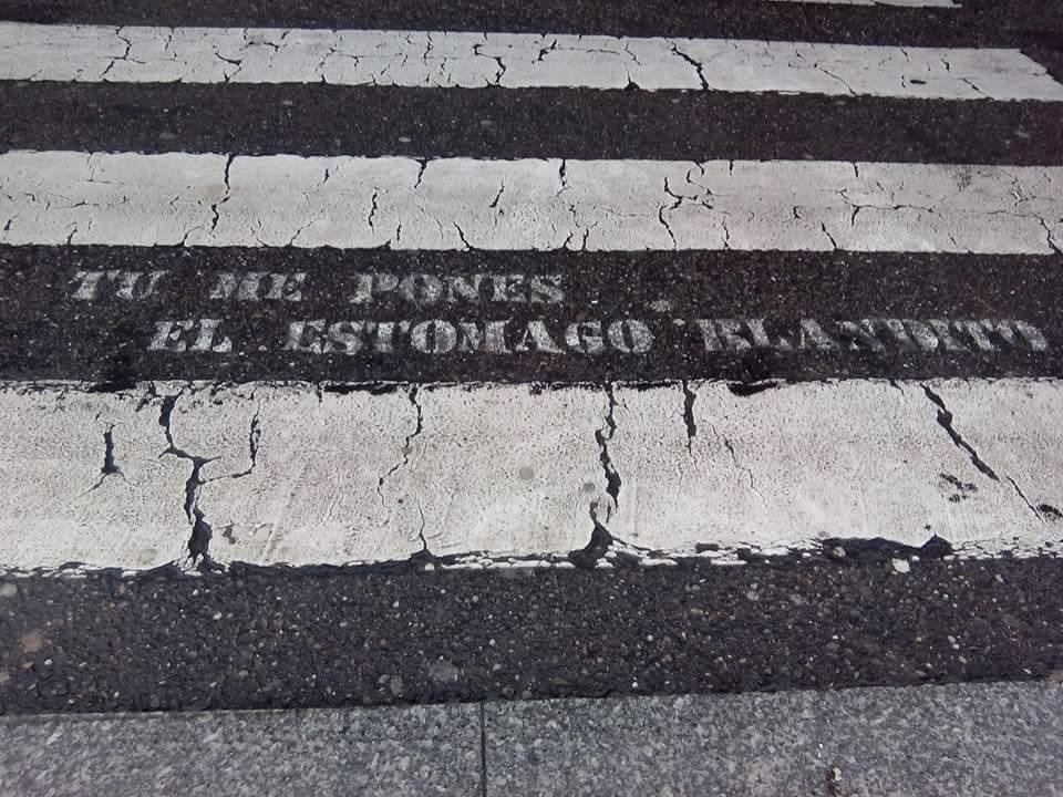 covelo94's tweet photo. Ir paseando y encontrarse esto en un paso de cebra! @Calle13Oficial http://t.co/EwmVdaVH6J