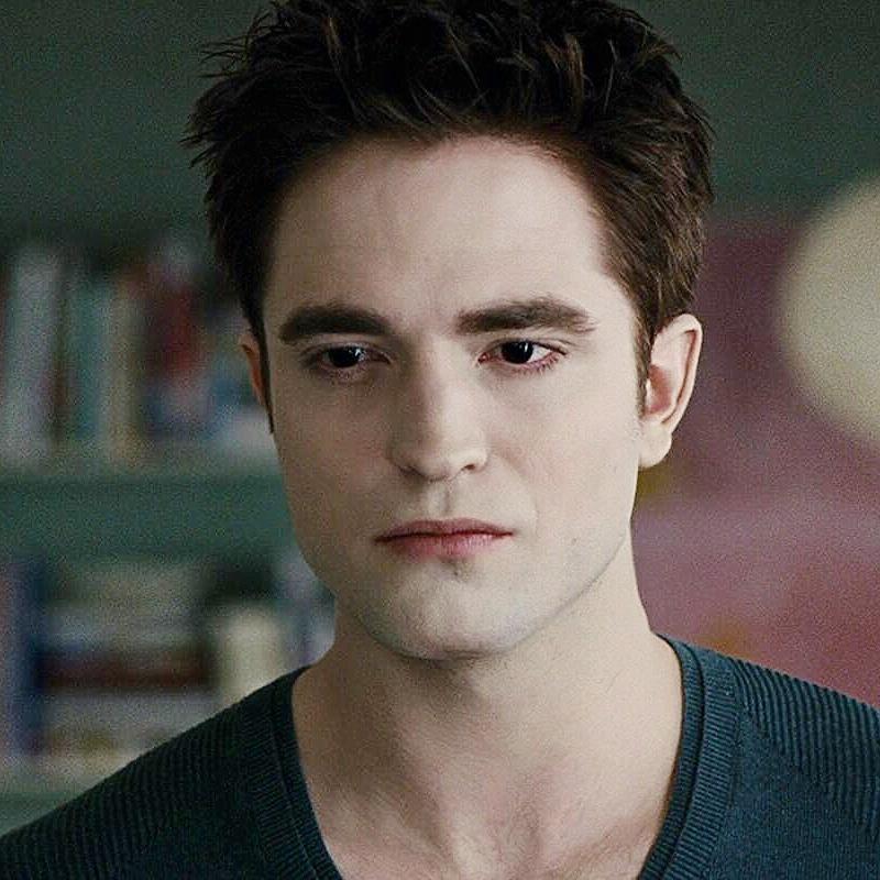 RPattinson60's tweet photo. HIS FACE IN THIS SCENE 😭 http://t.co/g8O2dysqxB