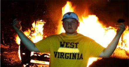 NotJerryTipton's tweet photo. "... and I'm West Virginia fan Rob Lowe, and I have cable." http://t.co/fN0YjaXTRO