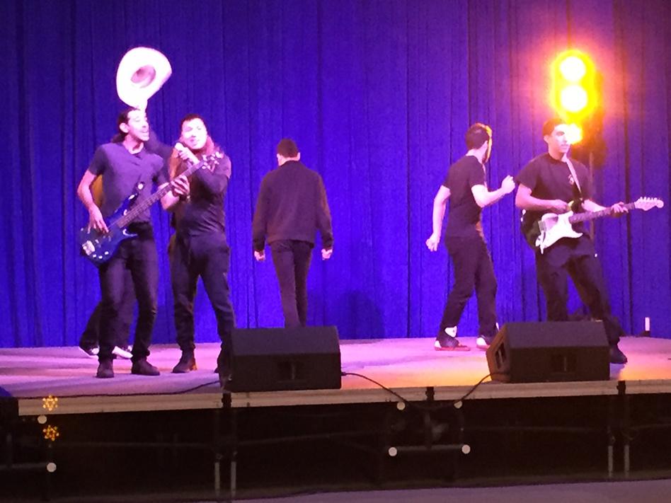 BarrySMcKinney's tweet image. So proud to see Omega Delta Phi and Gamma Beta at Lip Synch. #utsafslife