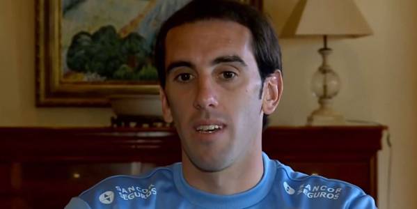 ovacionuy's tweet photo. #Maxi100 | Diego Godín: "Maxi es un referente y un líder".
VIDEO►http://t.co/Ygx1OHpNZB◄ http://t.co/iZlLpbmdWh