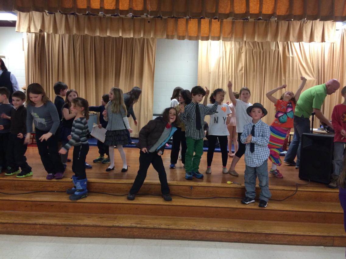 MaryEGrover's tweet image. Sweet @Caroline_ICSD Talent Show ends on a high note #icsdplc Thank you PTA, Terezka, Lauren &amp;amp; Mike!