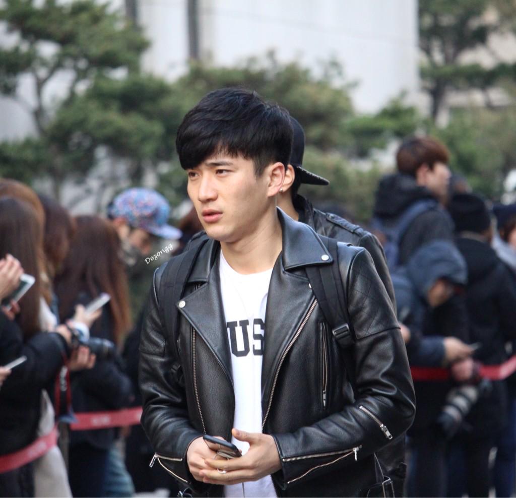 Dezongg's tweet photo. 150327 KBS musicbank 오늘은촉이와~~👯🎠🎠🎠💕 #촉이와 #길준 #kiljun #キルジュン http://t.co/A4RNulzvNc