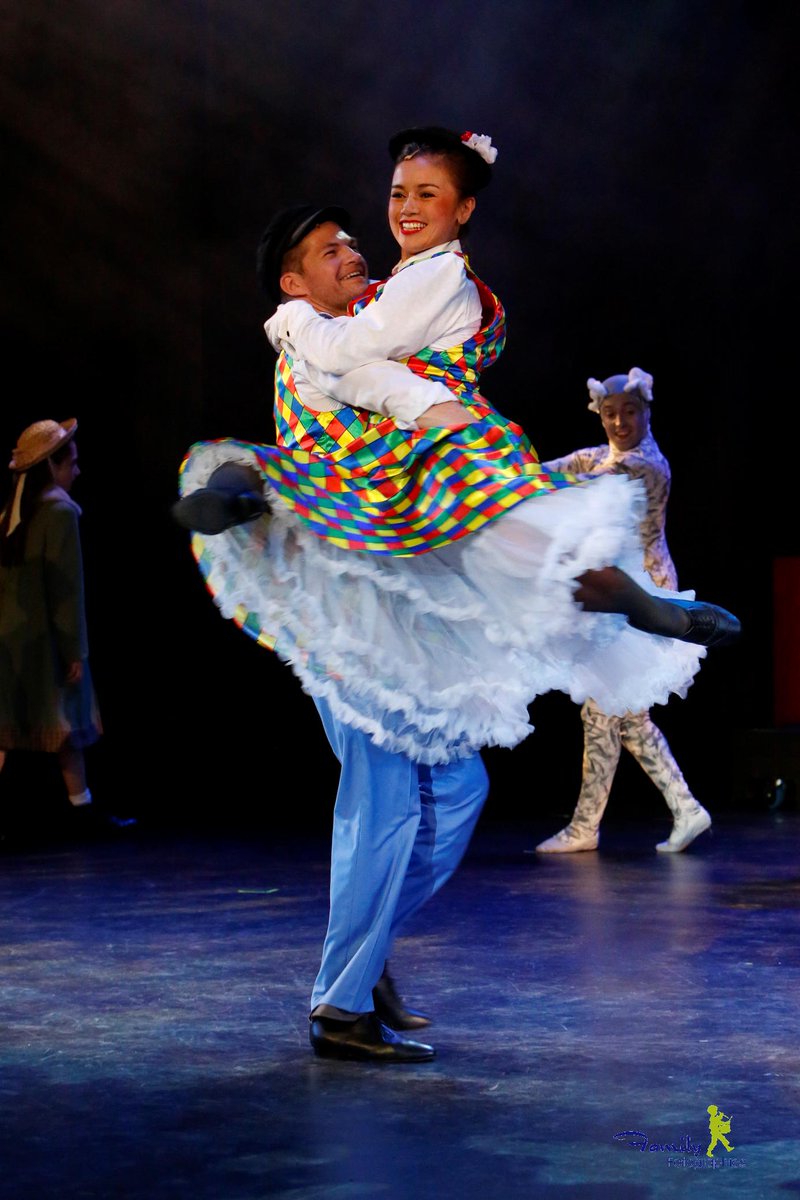 AusSeaSteph's tweet photo. Mary &amp; Bert fly out of #Canberra next week.1 big weekend and 5 shows left to see the magic they make.#marypoppinsACT http://t.co/Eiu2FQTTeS