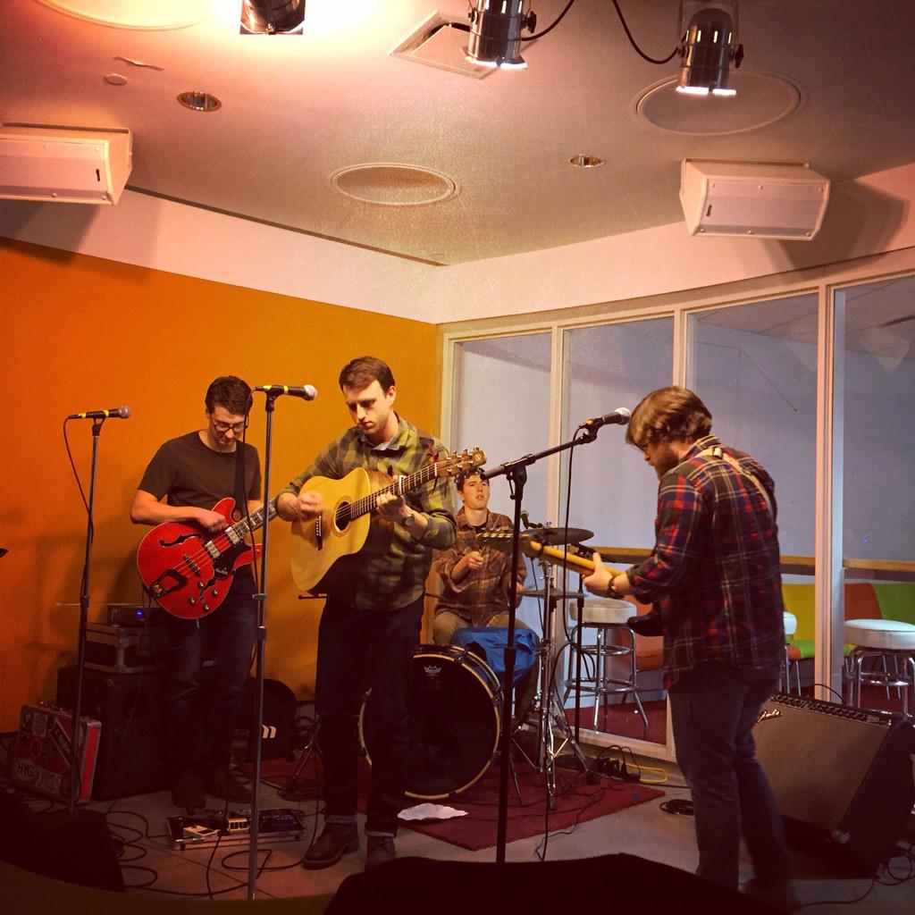 SmithSEC's tweet image. Quinn Leong + Hanging Hills all in one night! what great music!