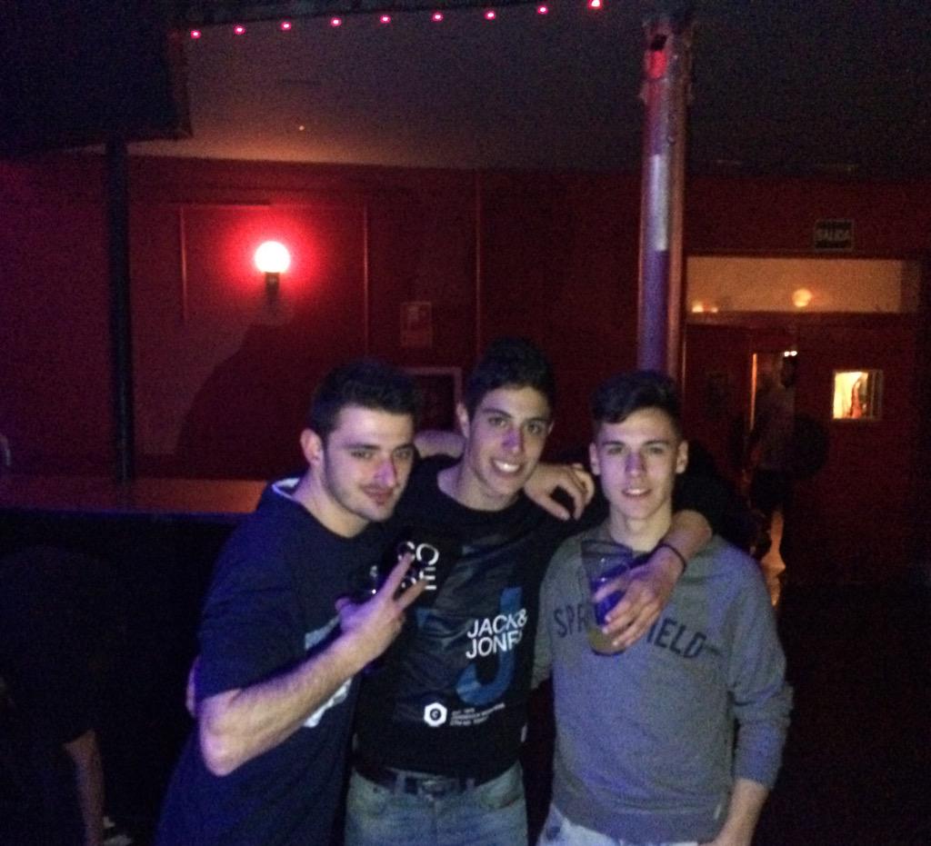 isantiago_8's tweet photo. Buena noche 👌🔝💎 @albertooliver_ @AaronCaldu http://t.co/BGT31gJSm3