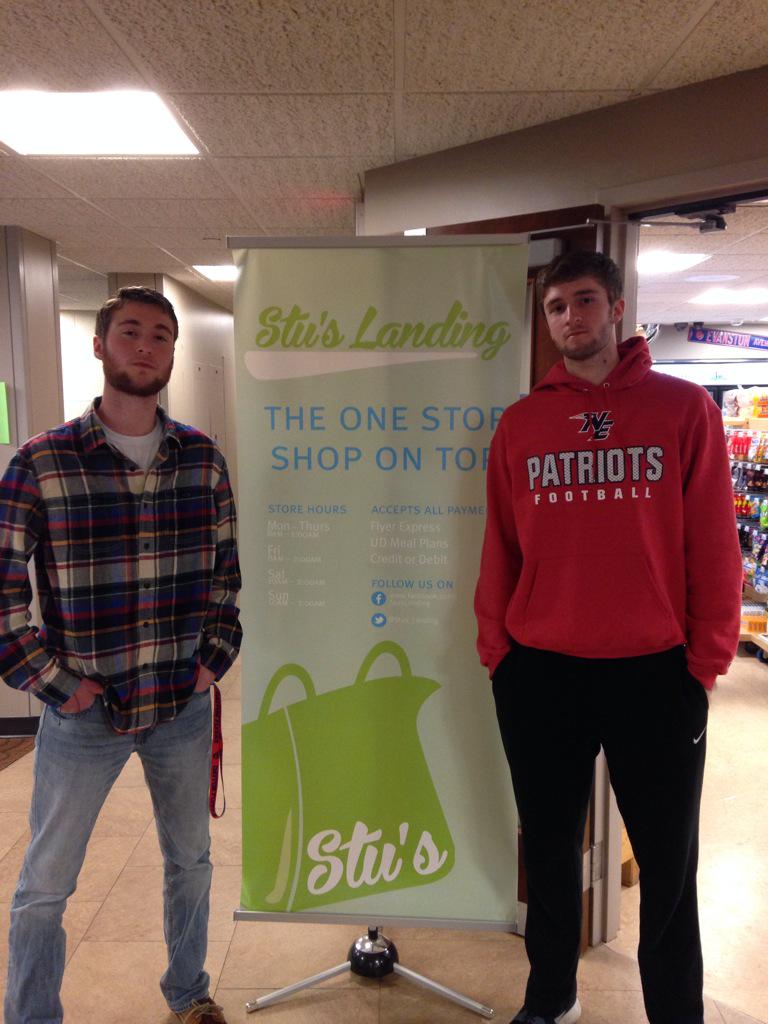 Stus_Landing's tweet photo. Introducing Stu's newest employees Grant and Nate! #StusSigningDay http://t.co/yTqa6nDlYx