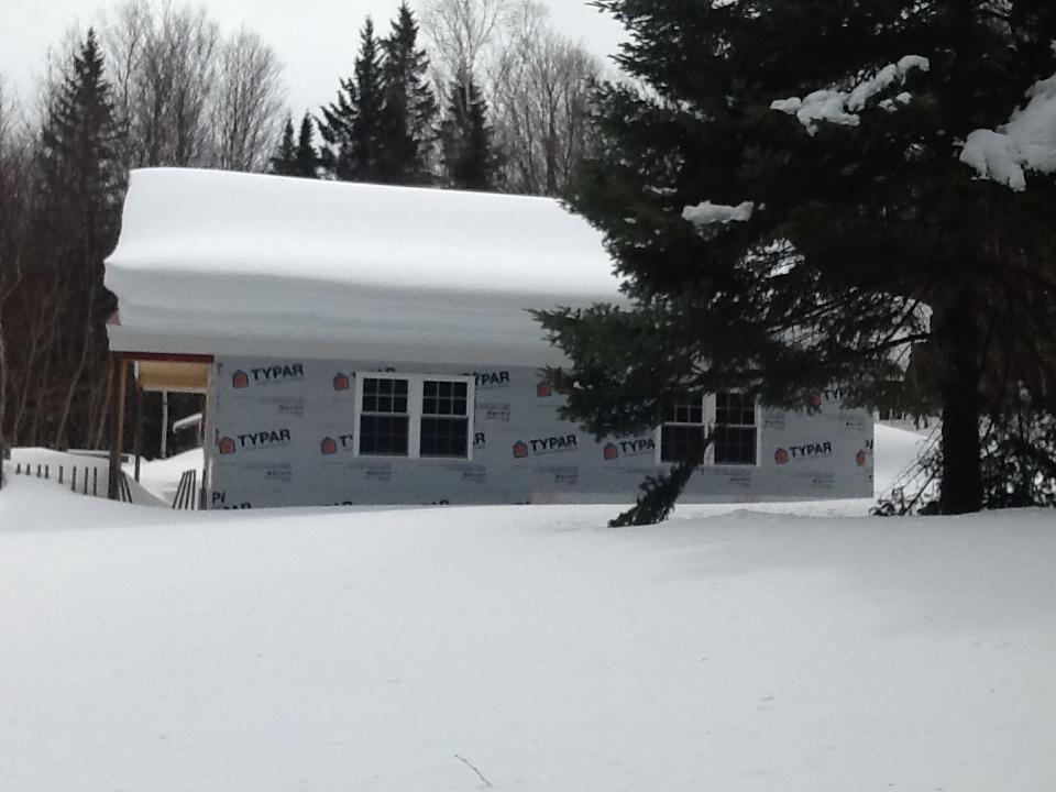 Firedog7272's tweet photo. Slight snow load at my house in Vermont. #delayedconstruction http://t.co/GH71k6yXJp