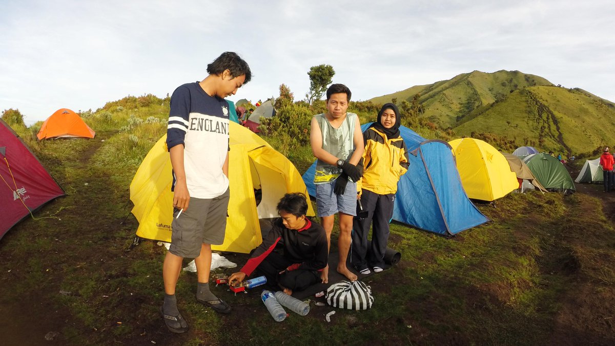 HMTK_CE's tweet photo. Ini dia pembimbing lapangan kita http://t.co/QuEOeizLOm