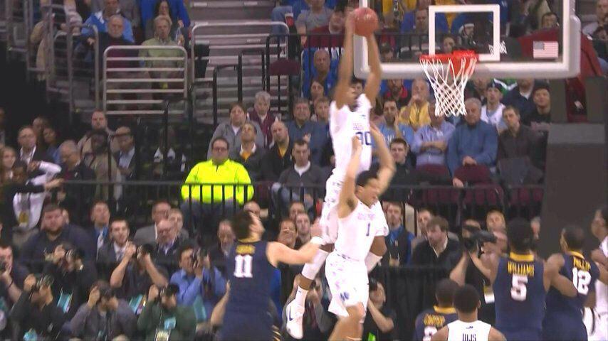 BigB1ue9ation's tweet image. Just a rare photo of a Kentucky player getting dunked on