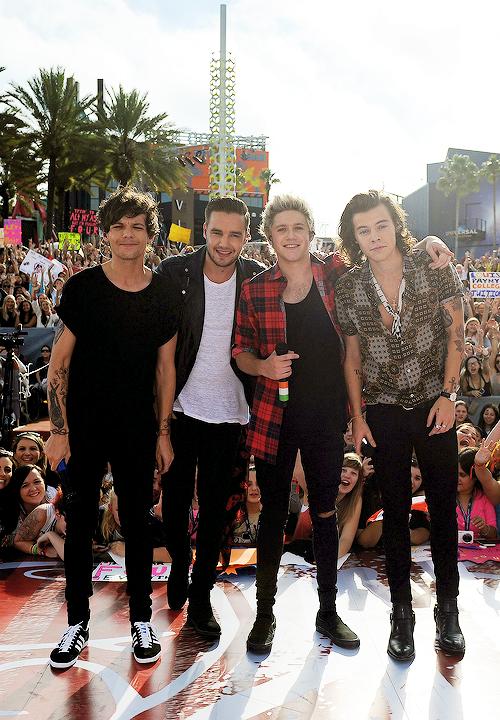 Nieves_2910's tweet photo. I love you, never forget that.#OneDirectionForeverAndEver #OneDirectionWillAlwaysBeOurDianas!🆔💟💟 http://t.co/tmk7US5ZfZ
