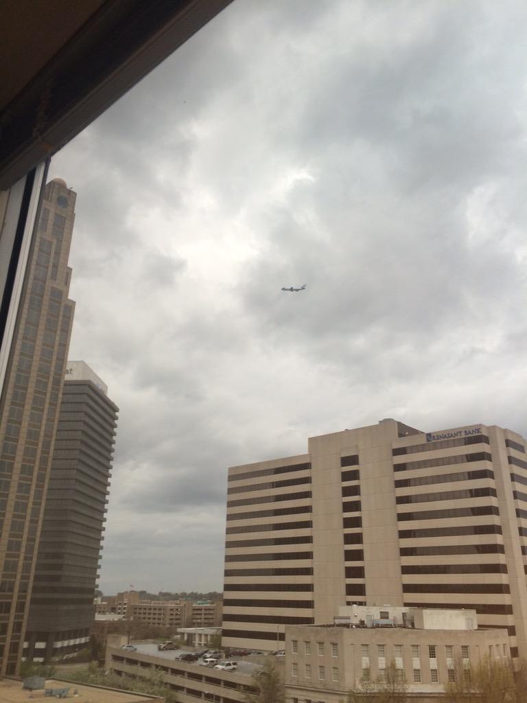 BillSandersIII's tweet photo. I bet @BarackObama said "That's a good looking building," when he passed over The Financial Center this afternoon. http://t.co/SMzIAwUhV3