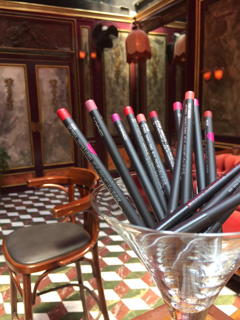 .<a href="/MACcosmetics/">M•A•C Cosmetics</a> lip liner Martini on location for L'Officiel