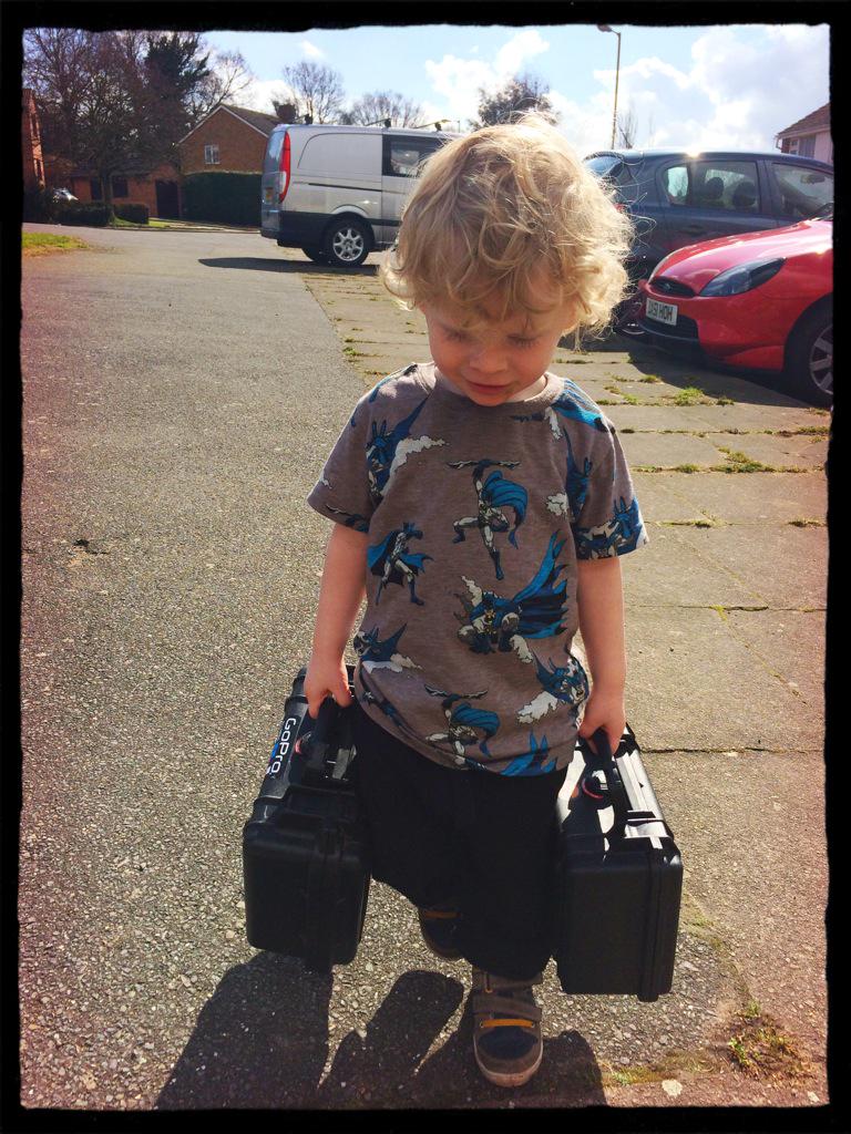 gustocam's tweet photo. Had to explain 'in detail' why it was the camera assistants job to help carry the kit in... http://t.co/iCTJegUVtk