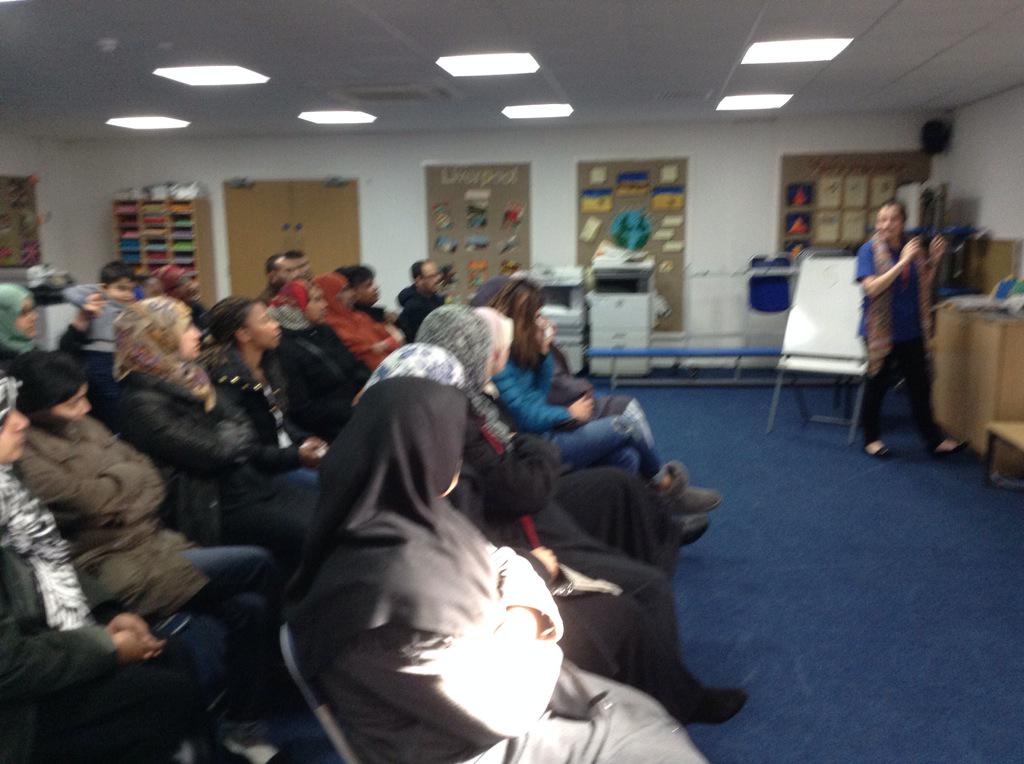 MissKnipeREMAT's tweet photo. @stsilasschool a fantastic turnout at our Phonics Workshop #developingwriting #parents @rachelDean88 http://t.co/P8OuLMFZVd