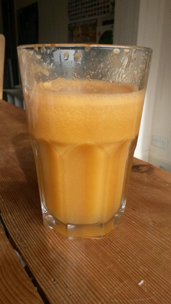 msteasdale's tweet photo. Today's #juice is carrot, apple, fennel and broccoli #highvibe #raw http://t.co/90s0EBX3kN