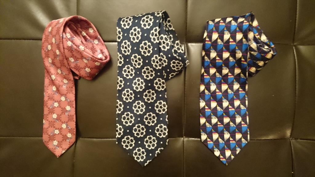 dys167's tweet photo. My #Reties Necktie Co. sold its first tie! I now had money to reinvest in new ties to slim down like the one on left! http://t.co/kFjHz2W0MO