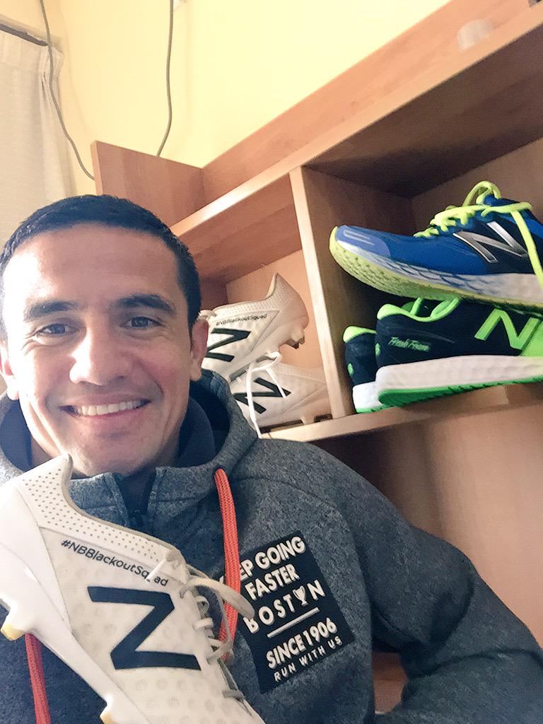 Tim_Cahill's tweet photo. Heres my @NBFootball #NBBlackoutSquadAU boots.Thanks for delivery of kicks to my home.Join now http://t.co/XTALOgi6pH http://t.co/ILPK56Y5xg