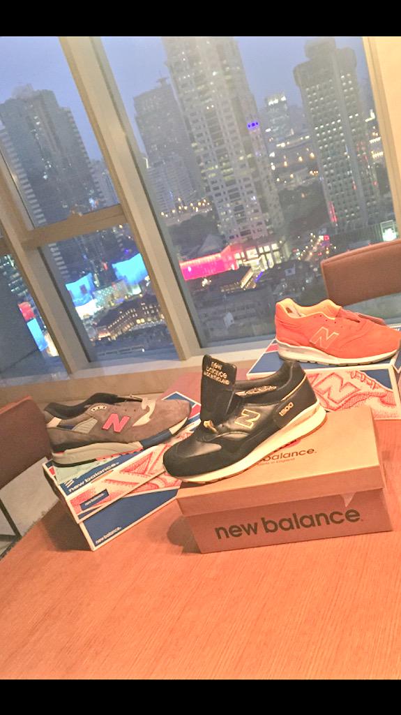 Tim_Cahill's tweet photo. Heres my @NBFootball #NBBlackoutSquadAU boots.Thanks for delivery of kicks to my home.Join now http://t.co/XTALOgi6pH http://t.co/ILPK56Y5xg
