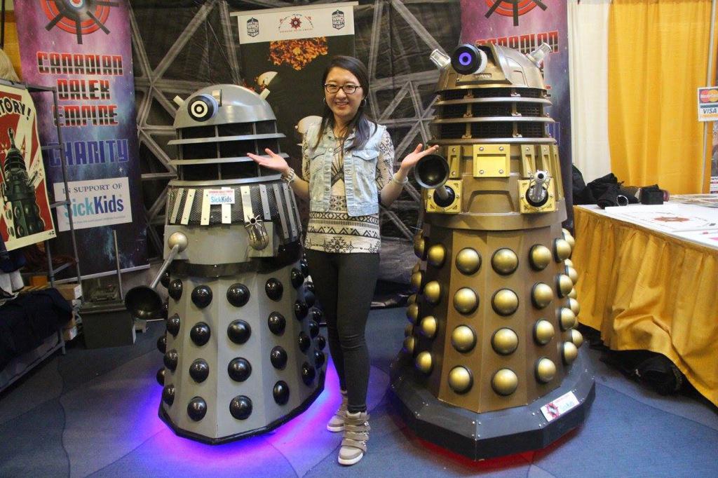 naturalTinker's tweet photo. Me with a real Dalek (walking and talking)! #ComicCon2015 #Toronto #DoctorWho #KarenGillan #best http://t.co/rdUhMBRrzN