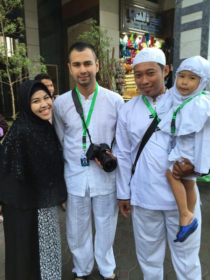 RaffiAhmadLagi's tweet photo. Terimakasih umrah bersama @Sunlight_ID http://t.co/KChLkeJZSS