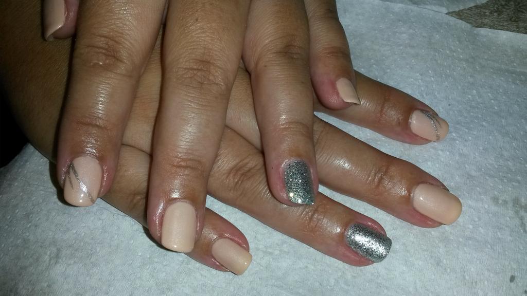 tameroon82's tweet photo. Nude, melting mercury with duchess over on the rebellious nail. #myclientsnails @biosculpturesa http://t.co/7Ra1JN4tQQ