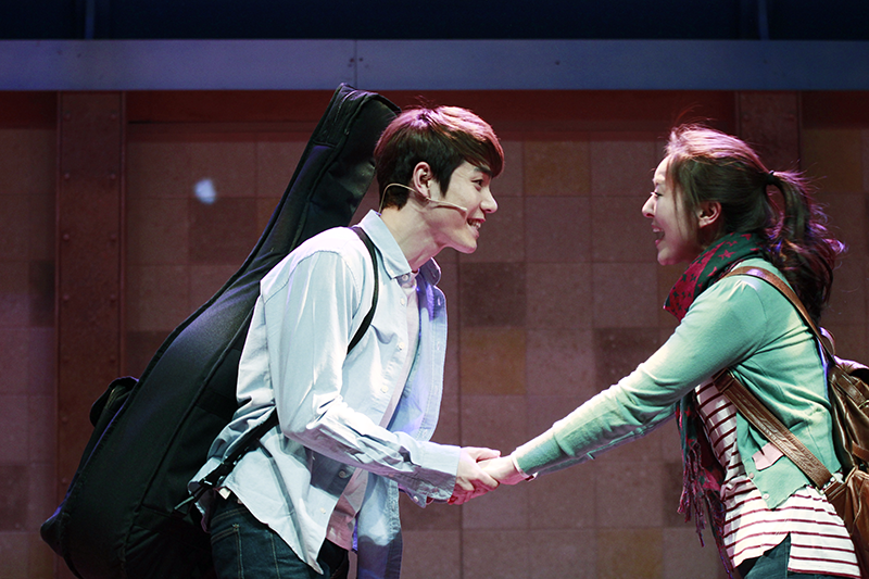 abboccato2015's tweet photo. 수많은 사람 중에
그 많은 사람 중에
오랫동안 기다린 내가 찾은 사람
그대라서 정말 행복해 #아보카토 #나도_연애하고_싶어요 http://t.co/sTynABAmGp