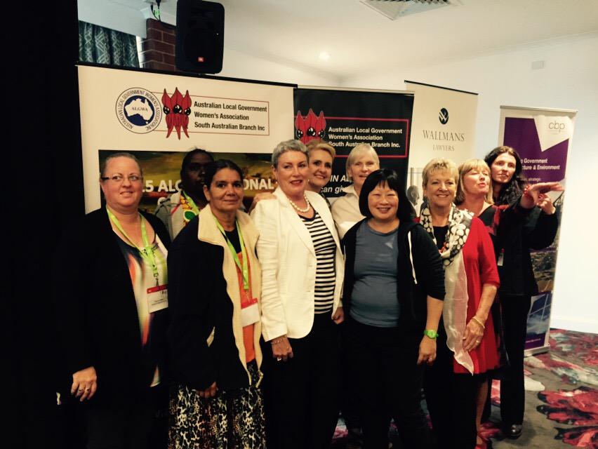 kfonglim's tweet photo. @LGANTMedia @FayMiller1 the NT Mob all rugged up #ALGWAConf2015 http://t.co/QcJ0XJxMKz