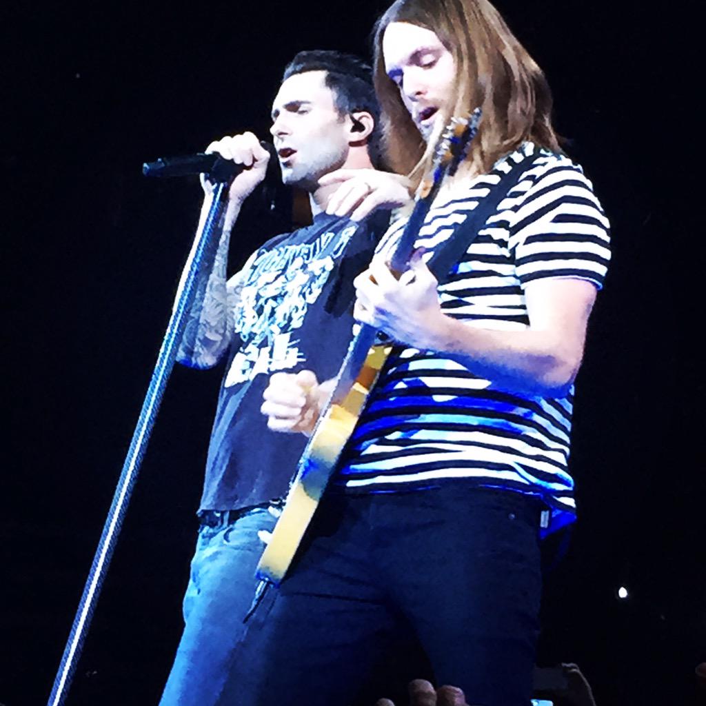Marc_Mochon's tweet photo. Maroon V @ Rexall Edmonton #MaroonVTour  #Maroon5 http://t.co/1WbTbrWtgj