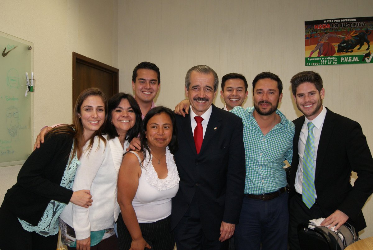 partidoverdegto's tweet photo. Todo el apoyo del equipo más joven del #VERDE para el candidato por la coalición #PRI #PVEM #PANAL @JACVillalobos http://t.co/XcwA6jwAZr