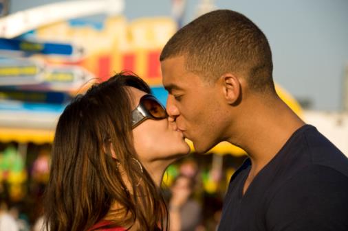 interracial_dat's tweet photo. #mixedsinglesdating #blackwhitedatingsite #InterracialPeopleMeet  #BlackPeopleMeet http://t.co/4jH7OY7zQQ