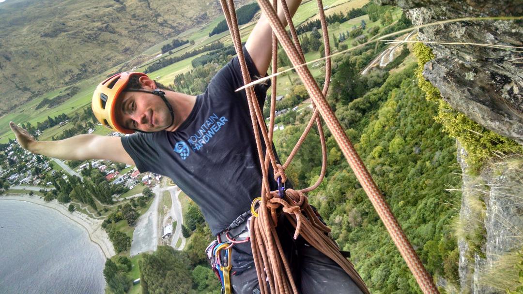 tomthorne20's tweet photo. #findingwinter #greatwinter #multi #pitch #climbing #queenstown #nz @hardwear @CotswoldOutdoor @getbuzzing #Imbuzzing http://t.co/OGNvKnsO09