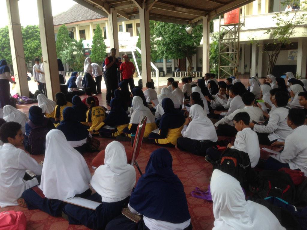 mpossmpn3's tweet photo. Hai dari peserta Telkomsel yang diadakan hari ini di SMPN 3 Depok!:D http://t.co/YIU2U4RfKu