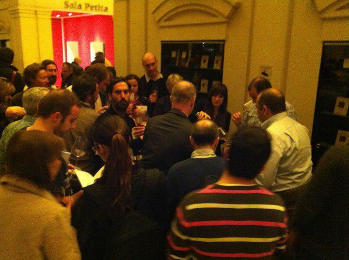 elstorrassos's tweet photo. Bodega Gutiérrez Colosía desbordada a l'ultim #VitiaVinifera de @cuvee3000 Dilluns passat.
Els Torrassos vàrem gaud… http://t.co/yU7PxYwmgp
