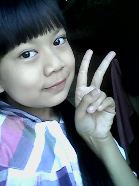 V3Septiani's tweet photo. With friend. :-) http://t.co/zn5lXQ6ygY