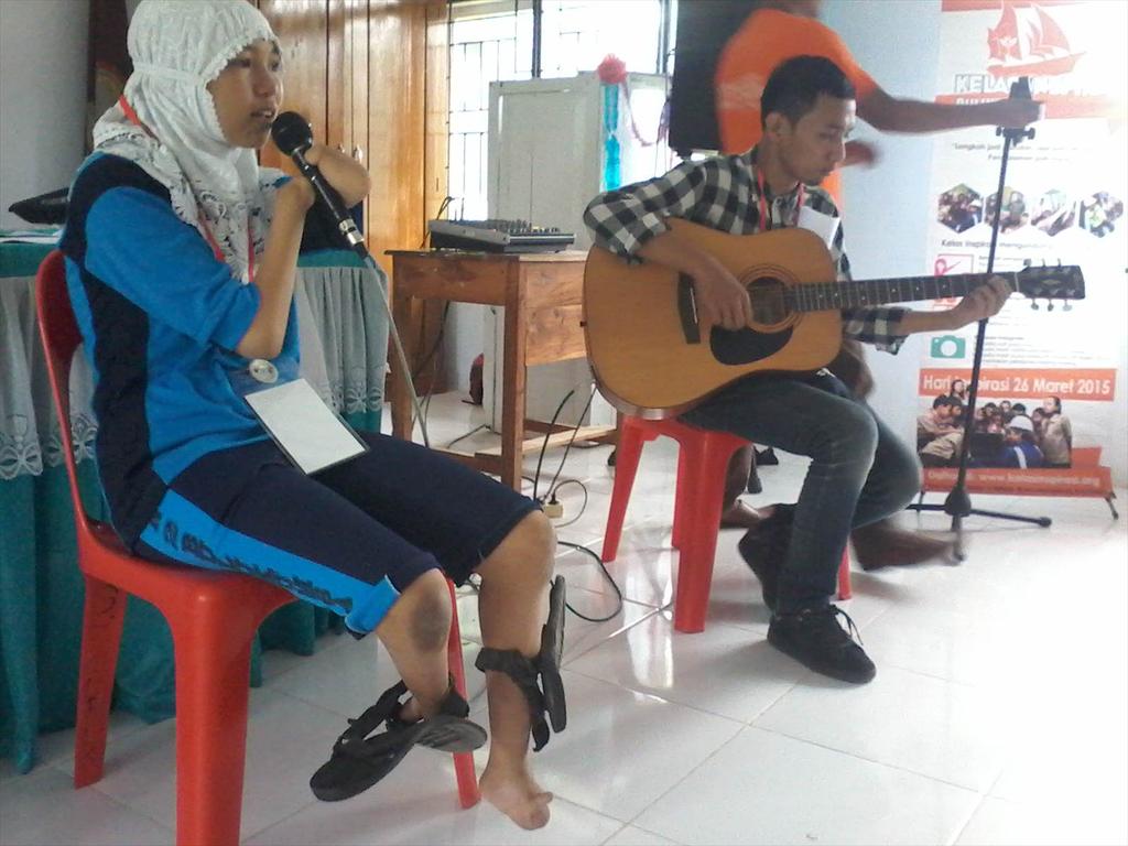 KI_Bulukumba's tweet photo. Adik EGA. Siswi berprestasi yg bercita2 jadi Akuntan, turut ambil bagian di hari inspirasi @KelasInspirasi  #KIBlk1 http://t.co/p6AirdMVPd