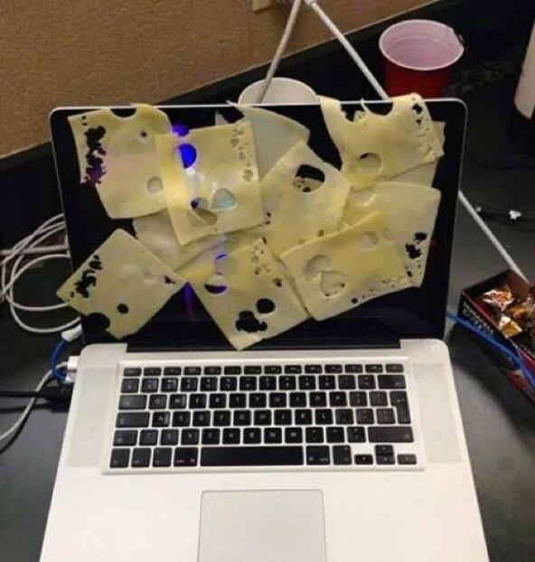 Boljoro's tweet photo. Mac Cheese #humor #droog #maccheese #McDonalds http://t.co/jbDS7KXBxg
