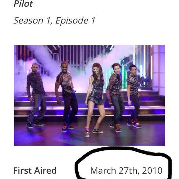 friendtolovers's tweet photo. I'm crying blood,my babies #5YearsOfVictorious http://t.co/xyUzikw7O6