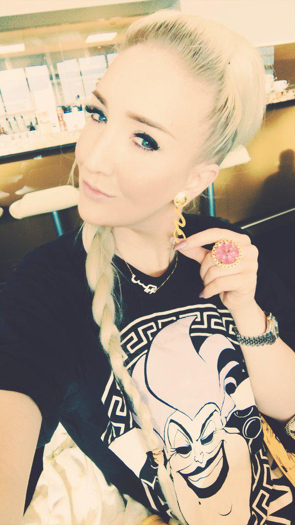alexisknox's tweet photo. how amazing are these @GOGO_PHILIP earrings!!!! http://t.co/hVlY14s5uo