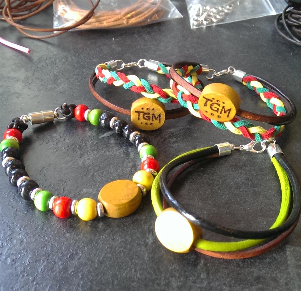VandVArts's tweet photo. Order coming along for http://t.co/YkJrvQCJHL All designs by myself. #leather #silver #wood #bracelets #jewellery http://t.co/aAmREM0pRr