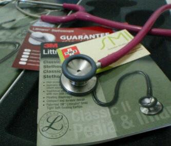 sahabatmedika's tweet photo. Littmann pediatric_raspberry (garansi resmi 2 tahun). Hubungi CP kami untuk pemesanan :) http://t.co/Hd8IT6OwT2