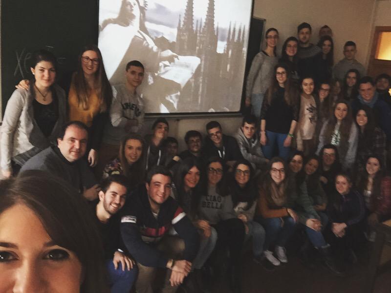 Amayaoyon's tweet photo. #FelicidadesTeresa desde la UBU @TeresaAvila2015 http://t.co/iiw5Kx9LTZ
