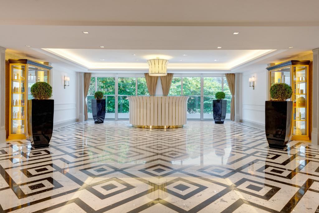 Find yourself in the vibrant ambiance of the #ShineSpa at <a href="/SheratonRio/">Sheraton Rio Hotel</a>.