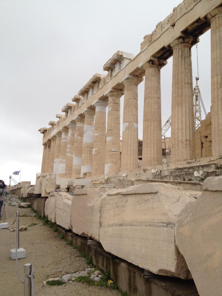 DalyTed's tweet photo. @hamrandnails checking out the Parthenon http://t.co/VwcVLFwmPm