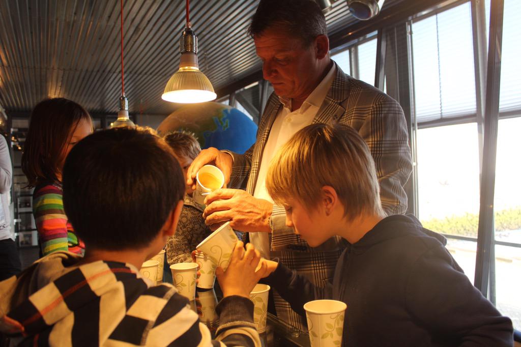 Bitter, bitterder, bitterst...
Koffieproeven bij <a href="/santaskoffie/">SANTAS Koffie</a> in #Rotterdam.