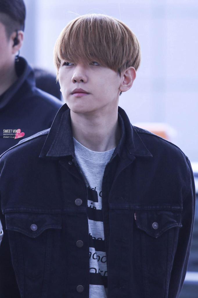 Intl_EXO's tweet photo. [HQ] 150327 BAEKHYUN @ ICN Airport (cr: Sweet Voice ) http://t.co/6x87xAth2u