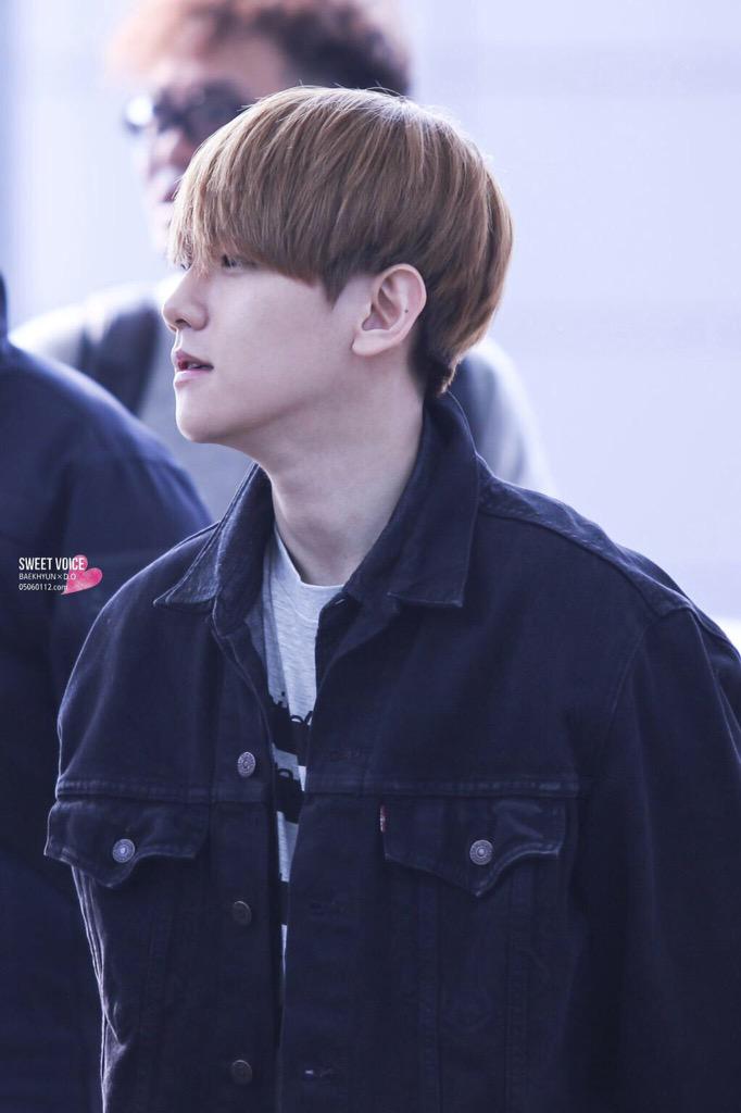 Intl_EXO's tweet photo. [HQ] 150327 BAEKHYUN @ ICN Airport (cr: Sweet Voice ) http://t.co/6x87xAth2u