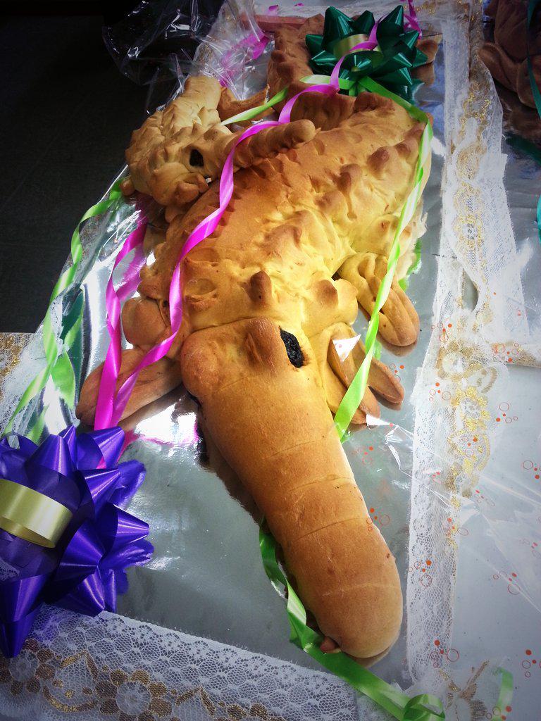 Ini dia hidangan khas Jakarta yang disajikan juga di TREX2015: Roti Buaya :)